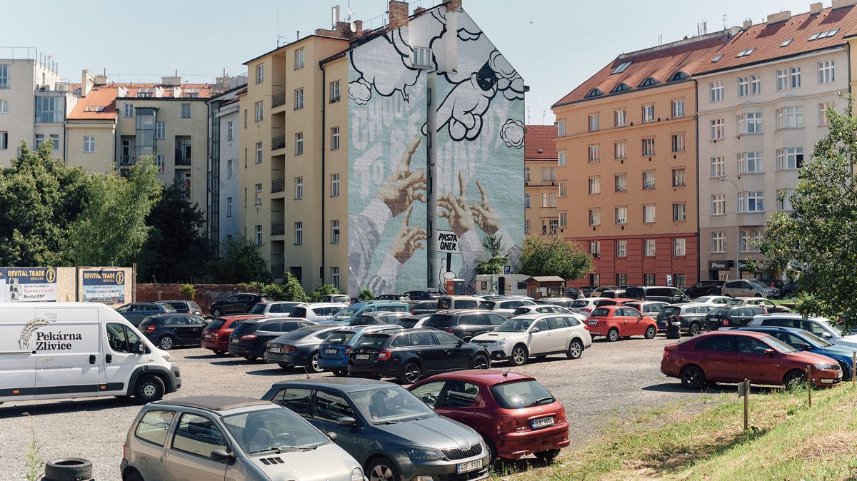 Grazie allo Street Art Festival di Olomouc, la facciata si trasforma in una tela